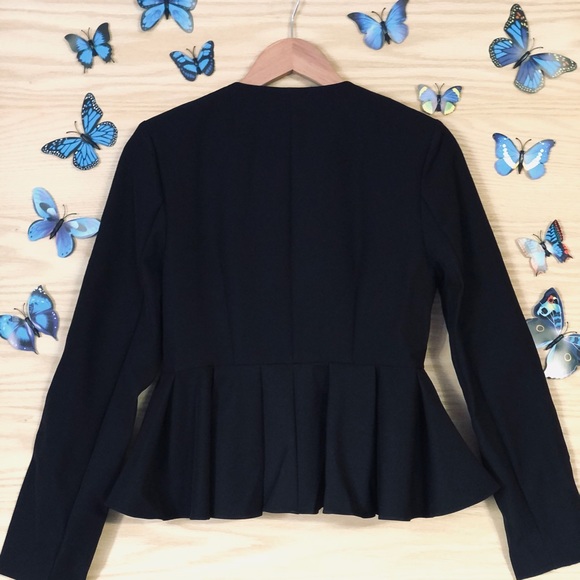 🦋SOLD🦋Nasty Gal Do Me a Favor Ruffle Blazer - Picture 8 of 16